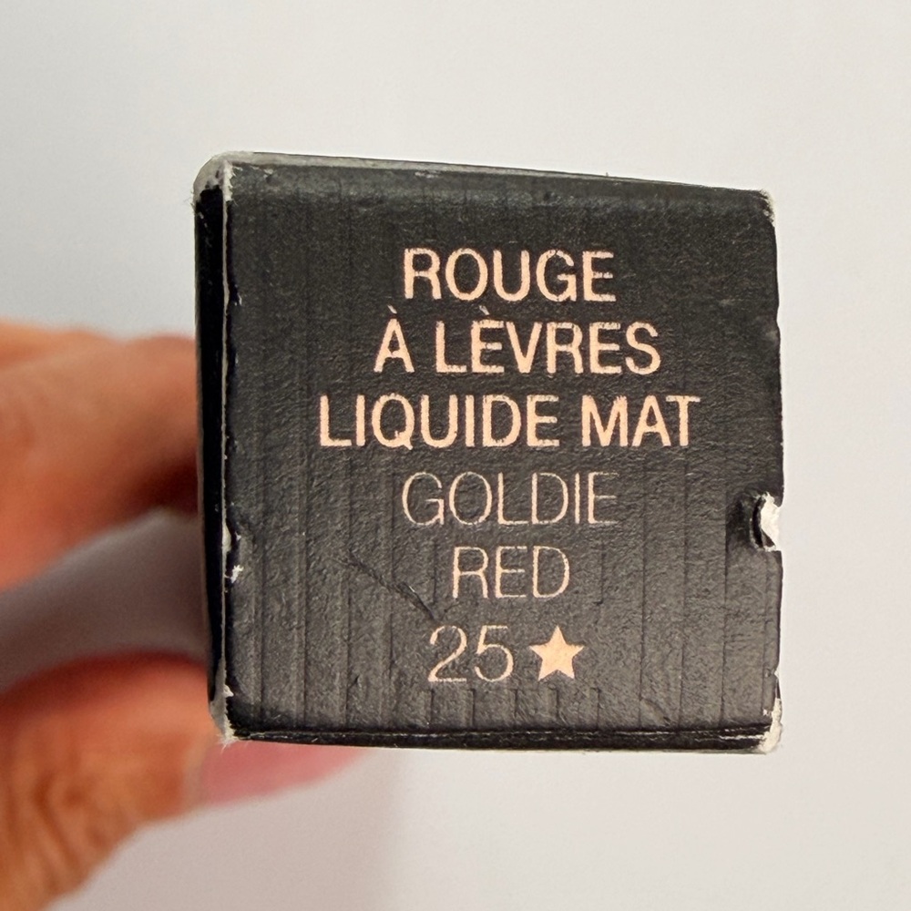 Gucci Liquid Matte Lip Color — Goldie Red 25 - Picture 9 of 10